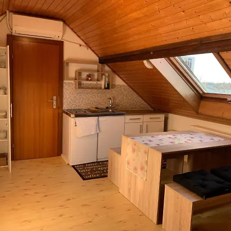 Ferienwohnung - Klimaanlage Im Dachgeschoss - #130107 *